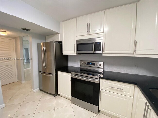Photo - 2500 Parkview Dr Unit 519