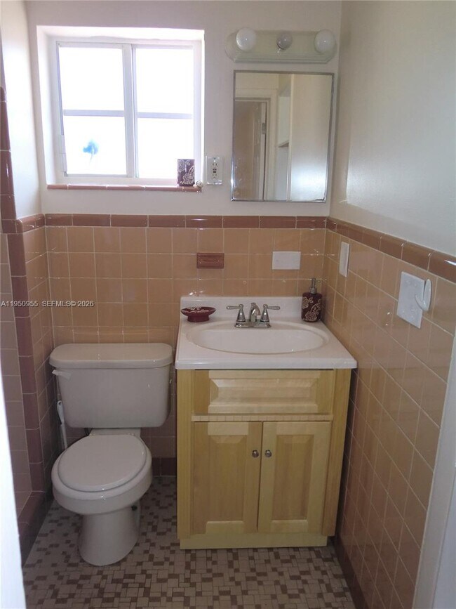 Photo - 734 SW 5th Ave