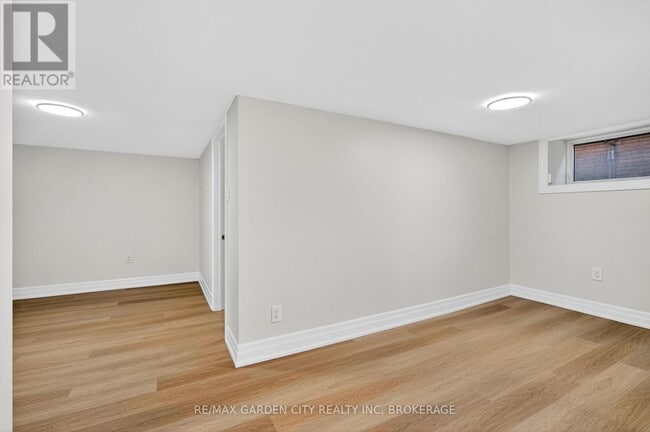 Photo - 104 Carrick Ave Unit LOWER