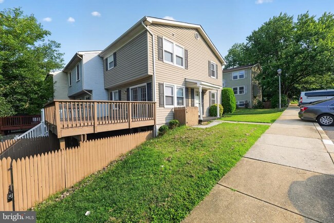 Building Photo - 2074 Lake Grove Ln