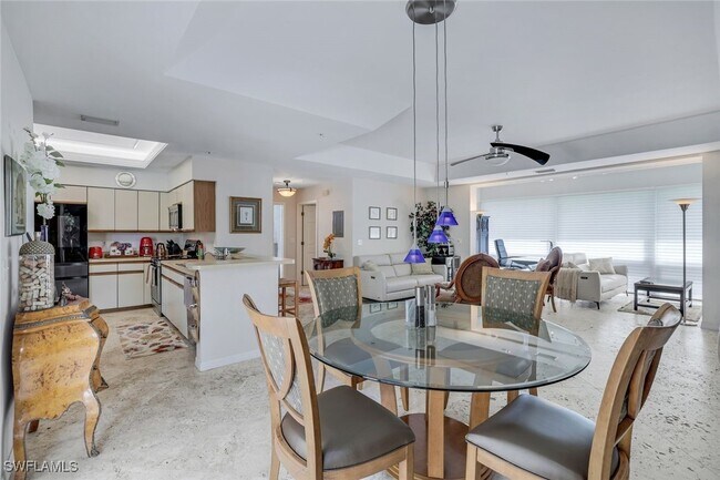 Photo - 820 3rd St S