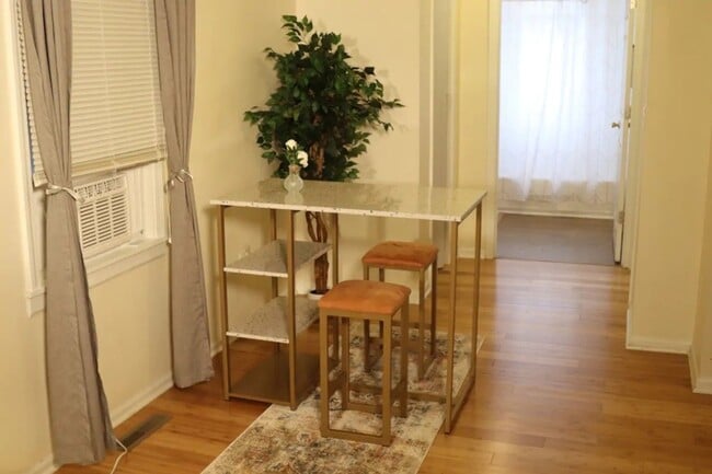 Photo - 1600-1602-1602 N Jackson St Unit 1602