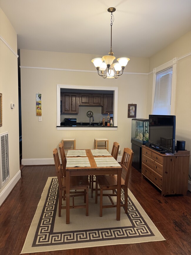 Photo - TC411 Dinwiddie St