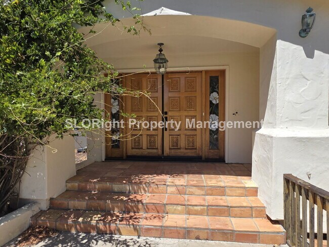AVAILABLE NOW - 3 Bed/2.5 Bath Atascadero Home expansive property