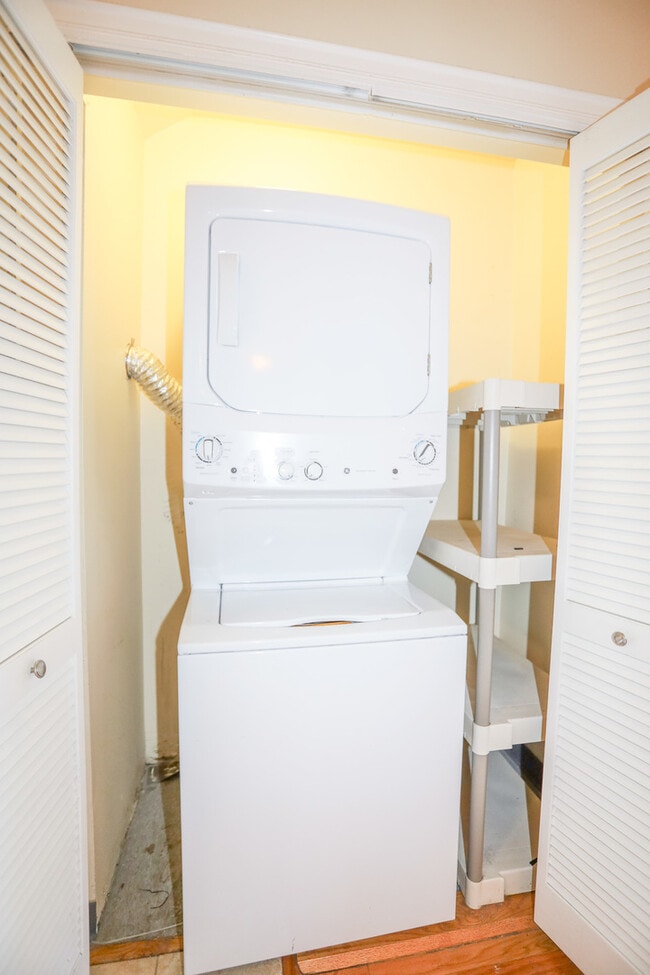 Photo - 2050 W Summerdale Ave Unit 1C