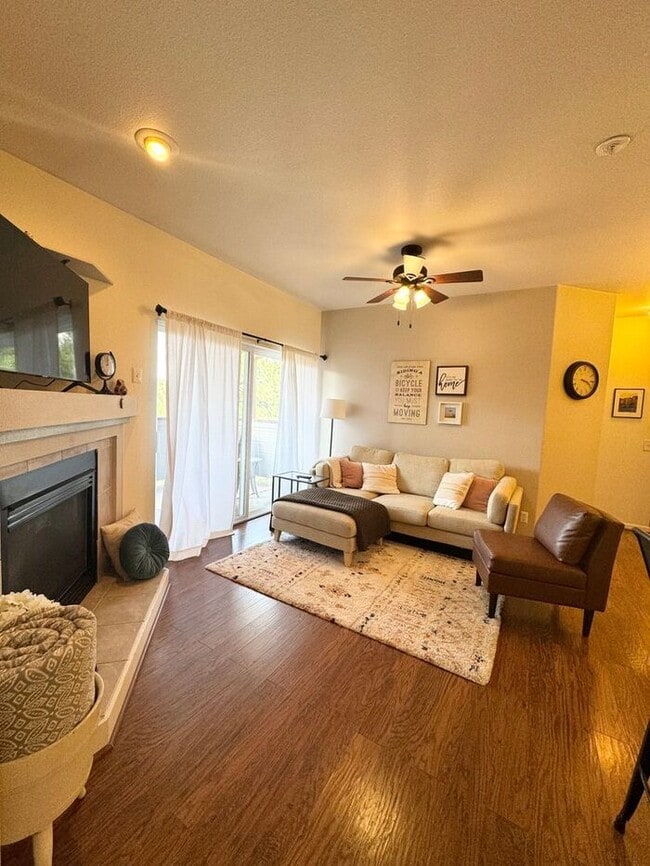 Photo - 2 Bedroom, 2 Bathroom Condo In Fort Collins with Pool and Clubhouse Access! Great Location Harmon... Unit H320
