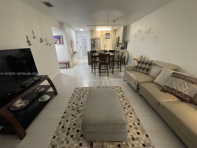 Photo - 5103 NW 35th St Unit 402