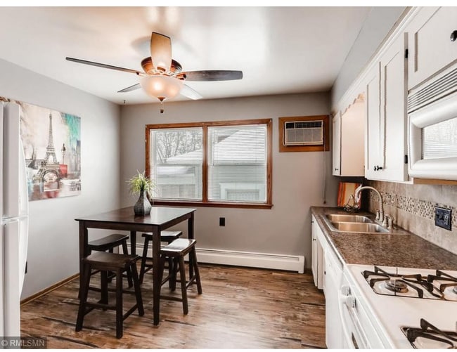 Photo - 136 7th Ave S