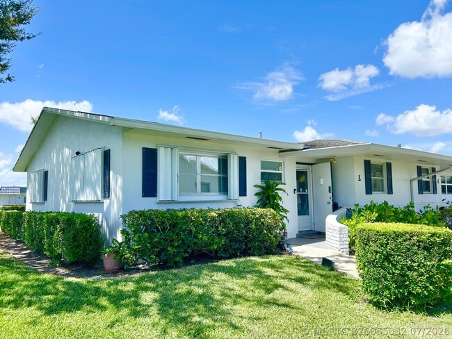Photo - 2766 Emory Dr W