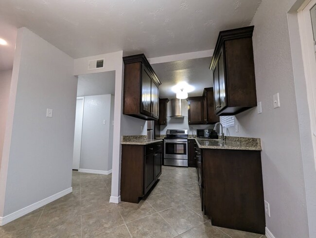 Photo - 1644 Lomaland Dr Unidad 109