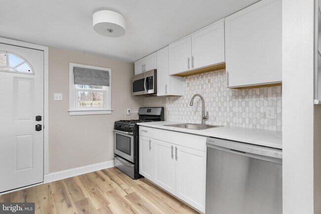 Photo - 22 Thompson St