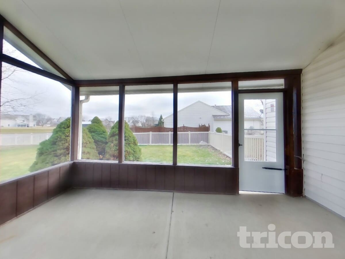 Photo - 1197 Kinross Dr