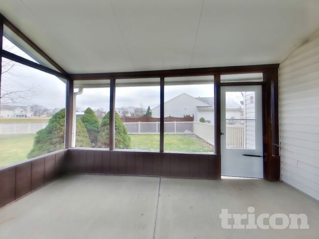 Photo - 1197 Kinross Dr