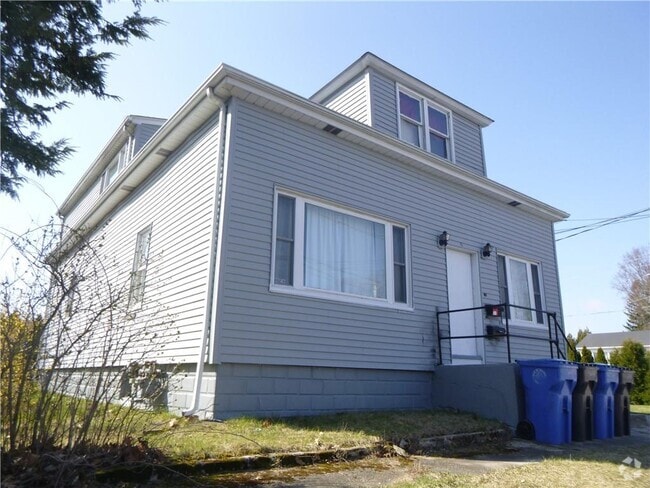 Building Photo - 5 Pomham St Unit 1 Rental