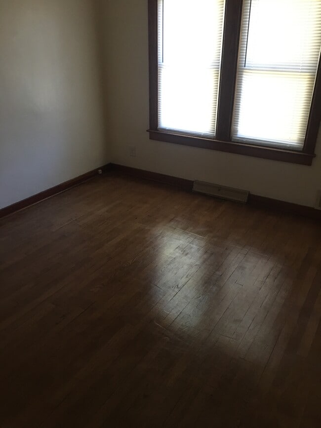 Photo - 1136 S Wolf Lake Rd