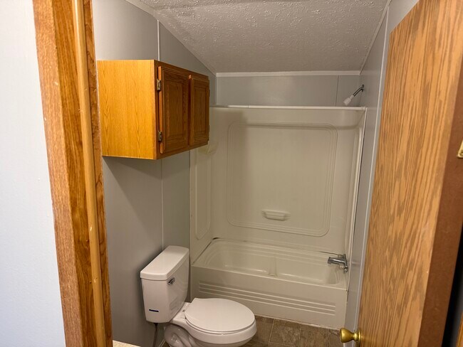 Photo - 13 James River Blvd