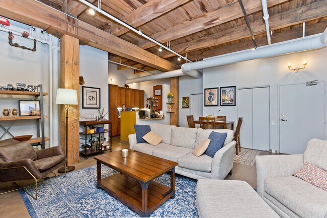 Photo - 331 S Peoria St Unidad 406