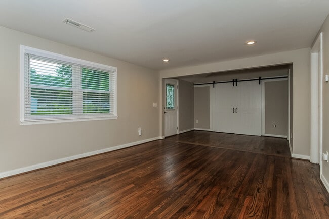4432 Gene Ln