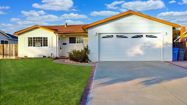 Building Photo - Charming 3-Bedroom Single-Family Home in Prime Cupertino Location