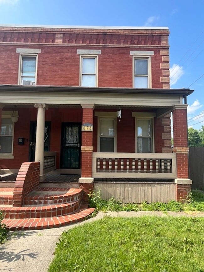 Photo - Spacious 3 bed, 1.5 bath duplex