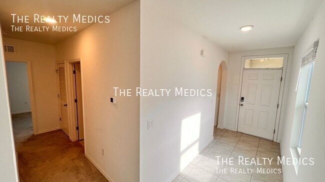 Photo - 522 Armoyan Wy