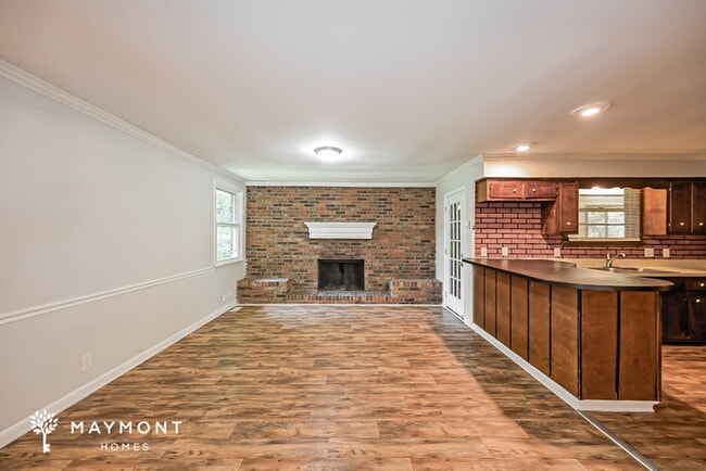 Photo - 629 Brook Dr