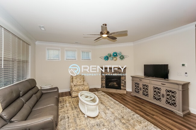 Photo - 446 Secretariat Dr