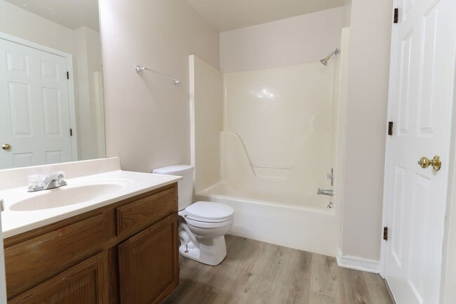 Photo - 2318-2318 Hollyhock Dr Unit 2318