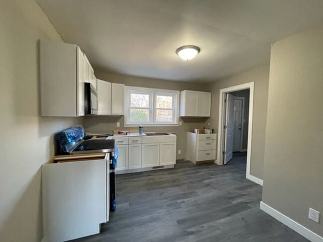 Photo - HUGE SHOP! Updated 3 bedroom home in great location close to Mercy