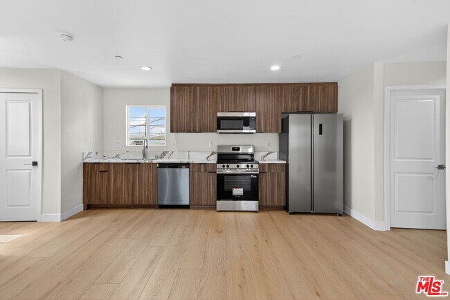 3436 Hunter St Unit 4