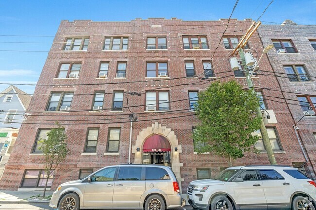 Building Photo - 523-525 34th St Unit D4 Rental