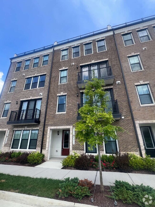 Building Photo - Brand-New Luxury 3BR Townhome-Style Condo ...