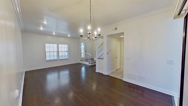 Photo - 307 E Chapman Ave