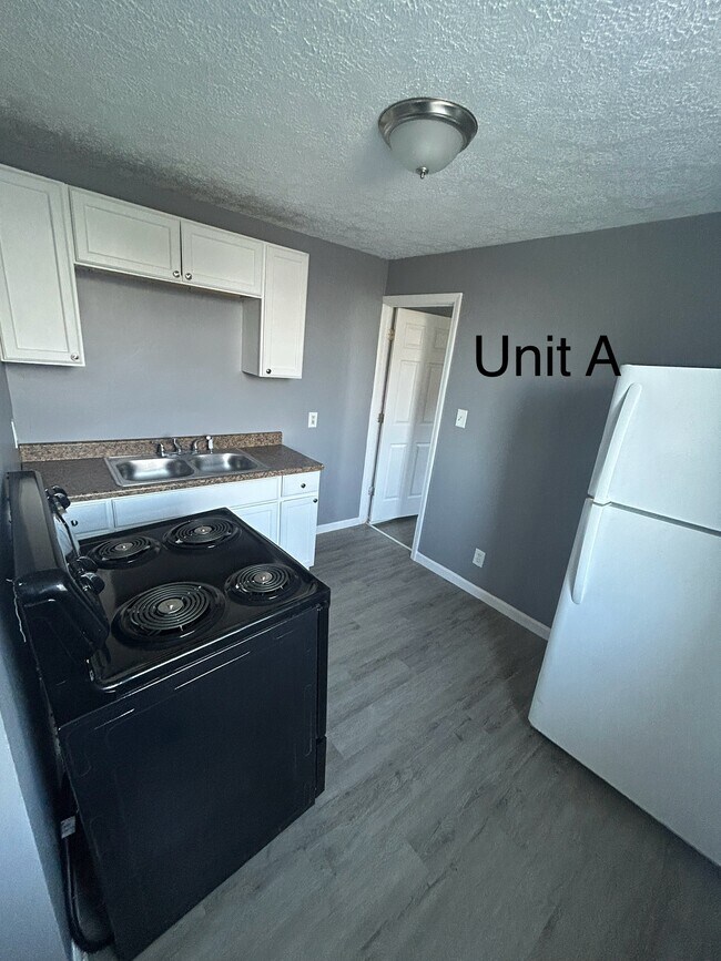 Photo - Seneca Ave Unidad A