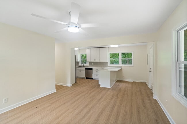 1009 Sylvia Cir