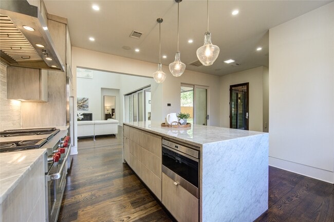 Photo - 5202 Chesapeake Way