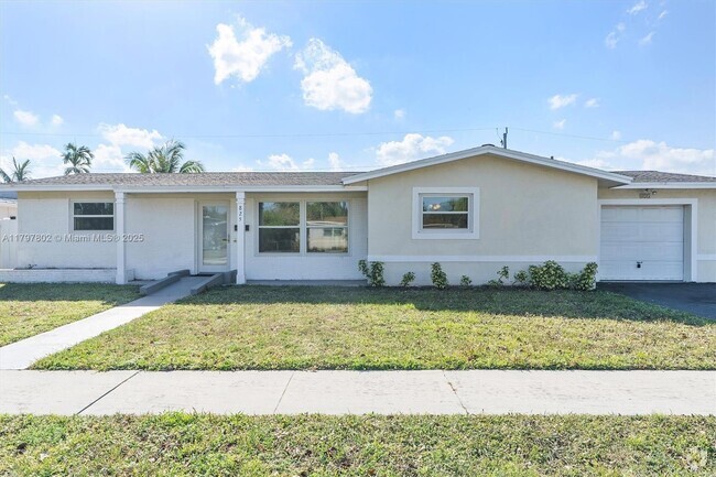 Building Photo - 825 NW 8th Ave Rental