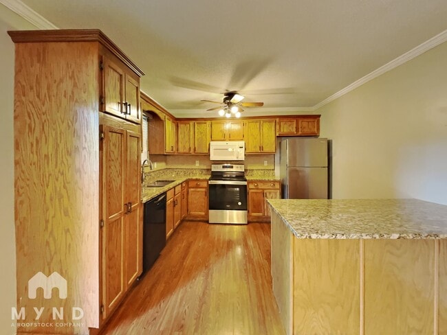 Photo - 532 Windy Ln