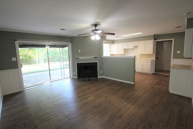 Photo - Beautiful 3 Bedroom 2 Bath with Large Back... House