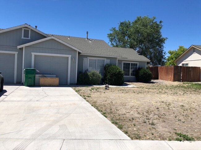 Building Photo - 319 Soaring Way Unit A (ALL PLUMBING REPAIRS GO TO OWNER) Rental