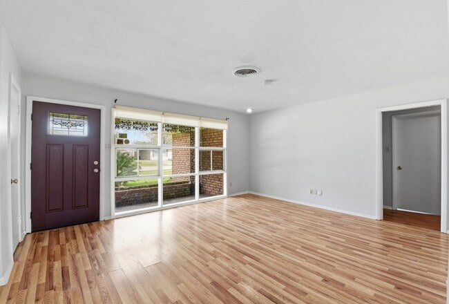 Photo - 4929 Libbey Dr