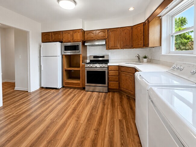 Photo - 3923 W Howard St Unit W