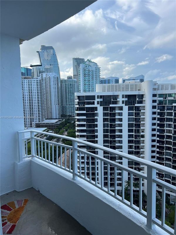 Photo - 770 Claughton Island Dr