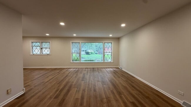 Photo - 219 N Park Dr