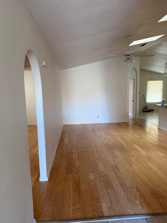 Photo - 6716 Butte Volcano Rd NW