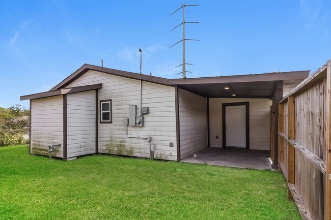 Photo - 11215 Munn St