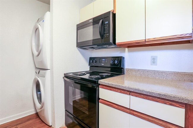 Photo - 912 W 22nd St Unit 106