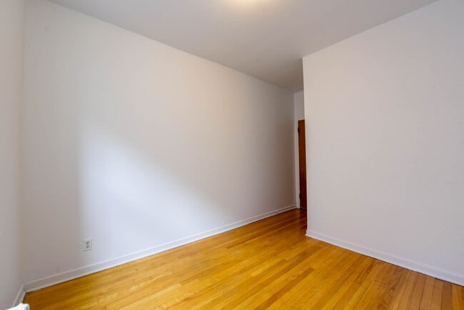 Photo - 3495 Av. Van Horne Unit 211