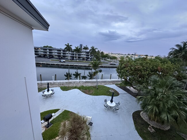 Photo - 467 Golden Isles Dr Unit 306