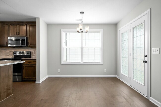 Photo - 1494 Fredrick Dr